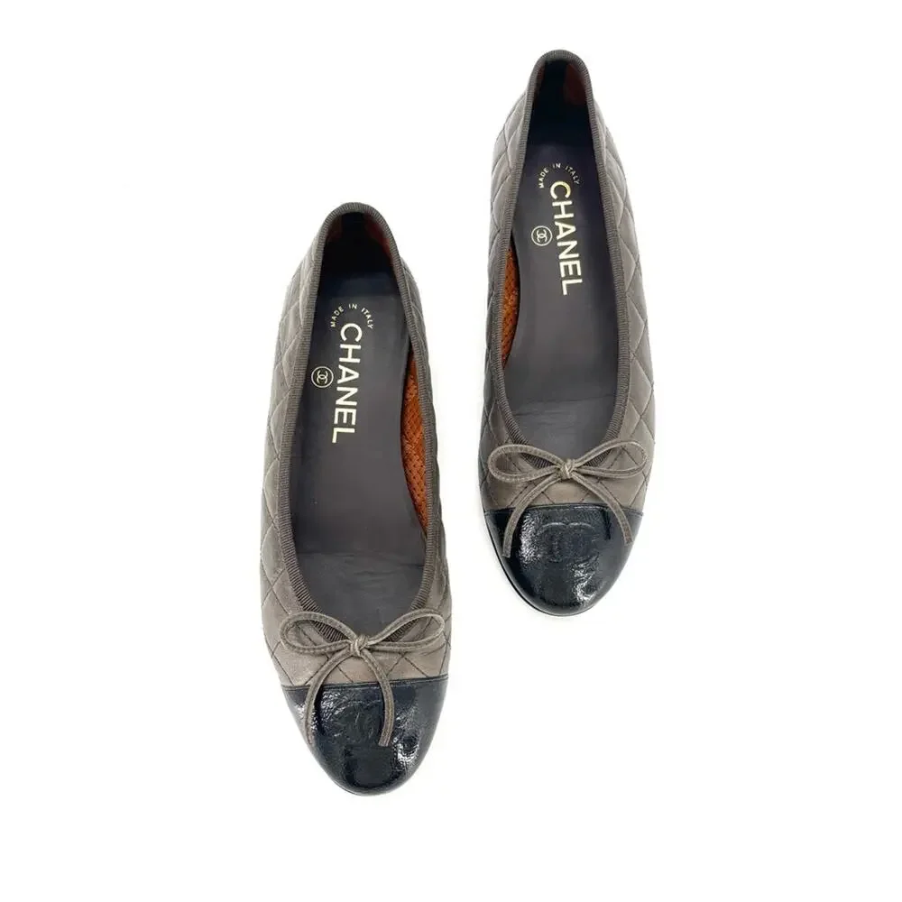 Chanel Crumpled Calfskin Quilted CC Bow Cap Toe Ballerina Flats 37